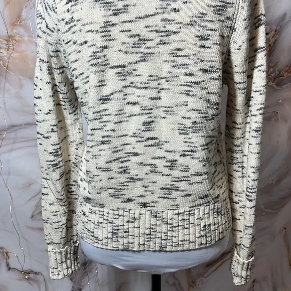 J Crew Long Sleeve Knit Sweater Crew Neck Beige with Gray Design Size S - Picture 7 of 14